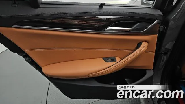 BMW 5 Series G30 — Фото автомобиля 14
