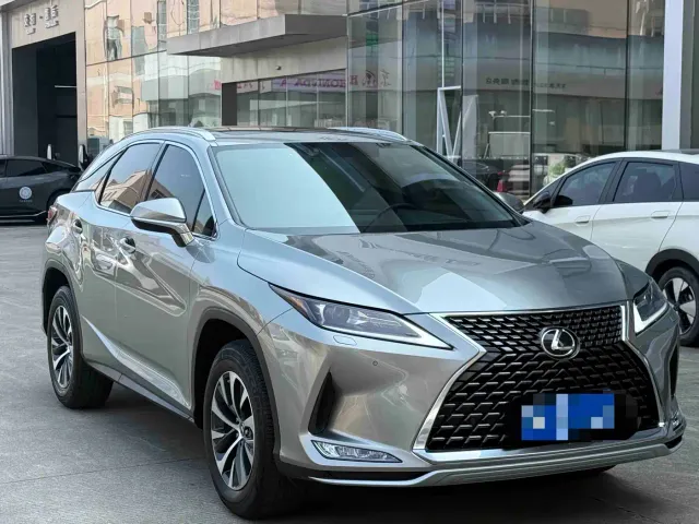 Фотография автомобиля — Lexus RX