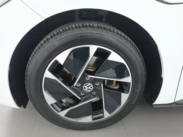 Volkswagen ID.3 — Фото автомобиля 17