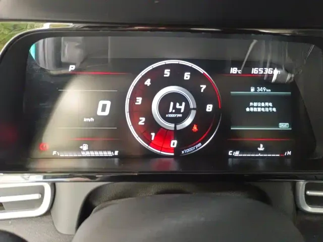Hyundai Elantra — Фото автомобиля 14