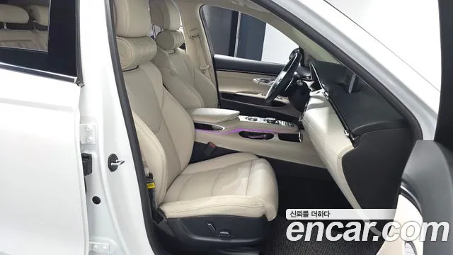 Genesis GV70 — Фото автомобиля 16