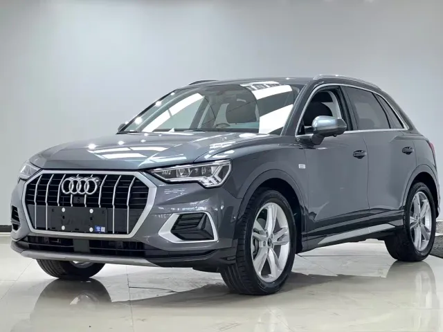 Фотография автомобиля — Audi Q3