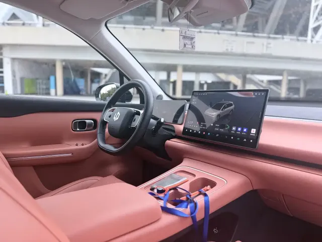 Leapmotor C10 — Фото автомобиля 13