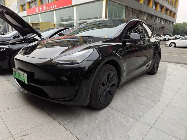Фотография автомобиля — Tesla Model Y