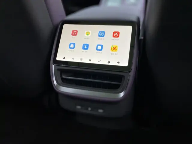 Xpeng P7 — Фото автомобиля 27