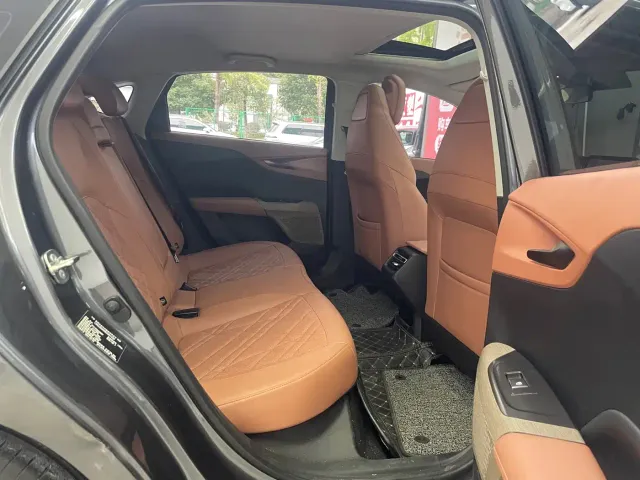 Changan Qiyuan A05 — Фото автомобиля 16