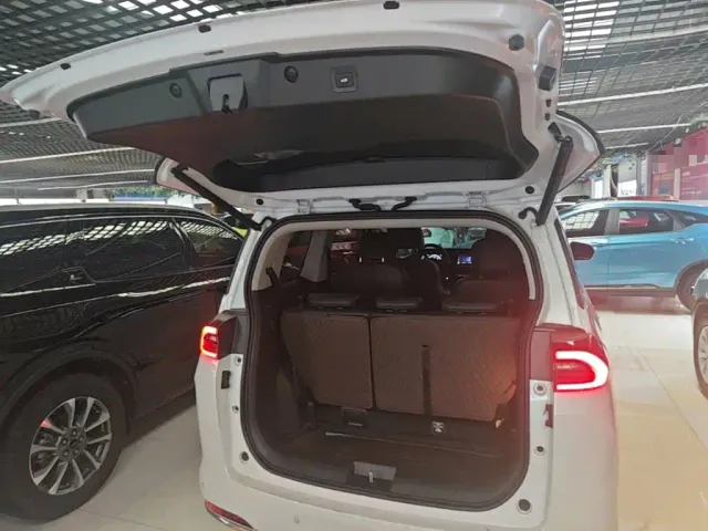 GAC Trumpchi M6 — Фото автомобиля 18