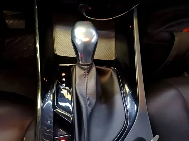 Roewe i5 — Фото автомобиля 13