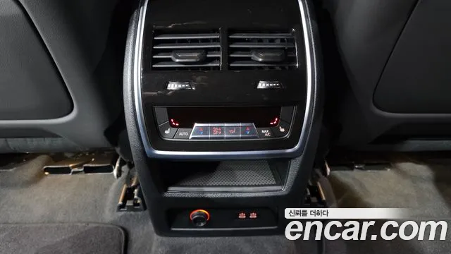 BMW XM G09 — Фото автомобиля 30
