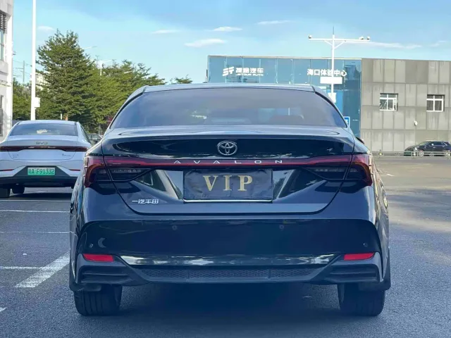 Toyota Avalon — Фото автомобиля 8