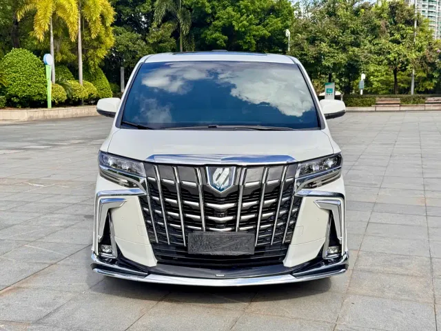 Toyota Alphard — Фото автомобиля 2