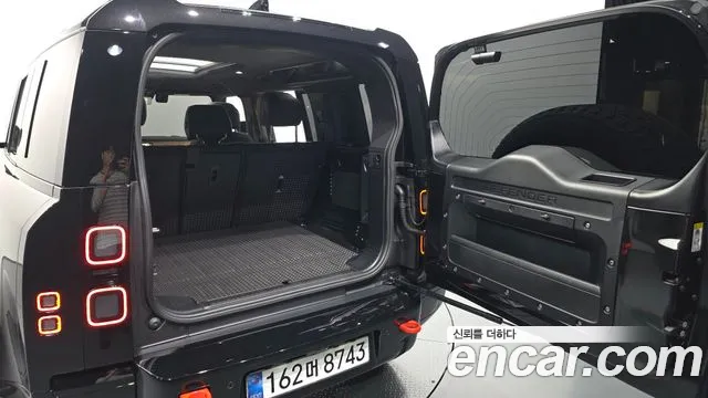 Land Rover Defender — Фото автомобиля 20