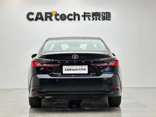 Toyota Camry — Фото автомобиля 4