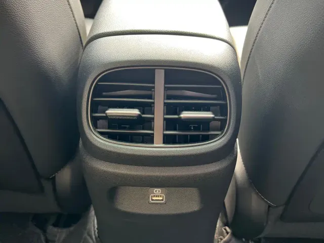 Hyundai Elantra — Фото автомобиля 19