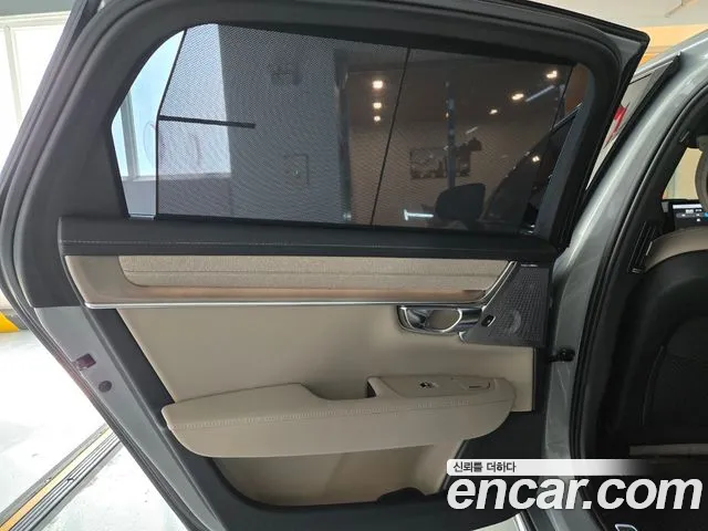 Volvo S90 — Фото автомобиля 12