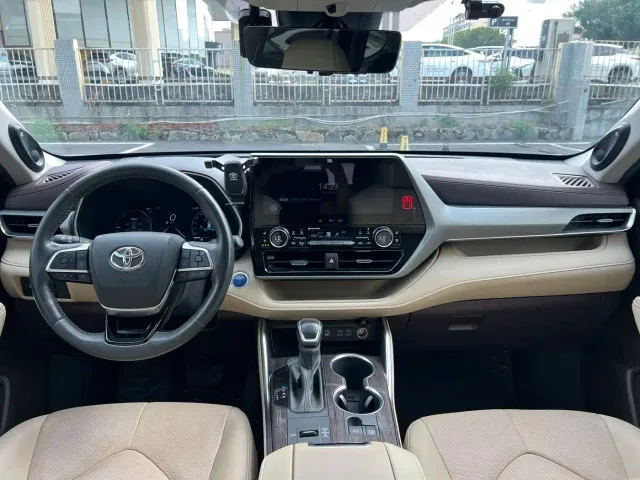Toyota Highlander — Фото автомобиля 7