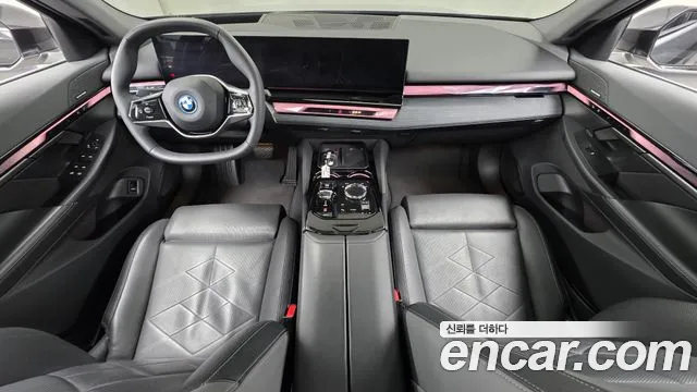BMW i5 G60 — Фото автомобиля 7