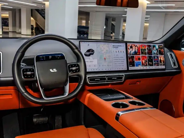 Li Auto L8 — Фото автомобиля 17
