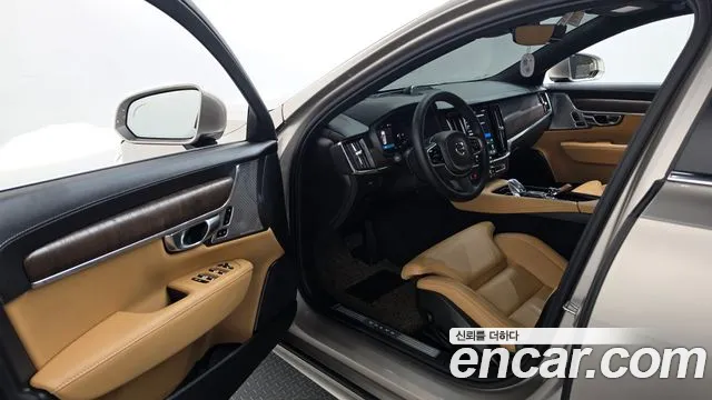 Volvo S90 — Фото автомобиля 15
