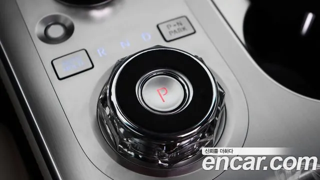 Genesis GV70 — Фото автомобиля 9