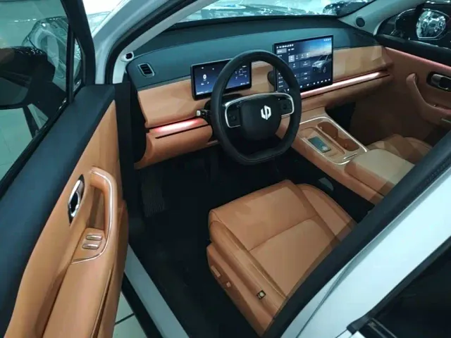 Leapmotor C10 — Фото автомобиля 15