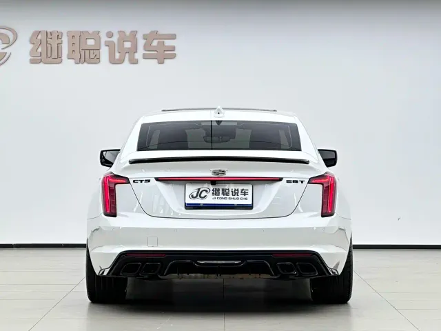 Cadillac CT5 — Фото автомобиля 5