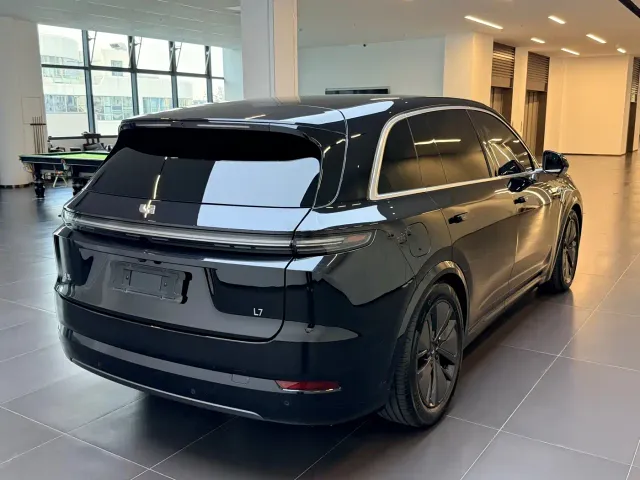 Li Auto L7 — Фото автомобиля 6