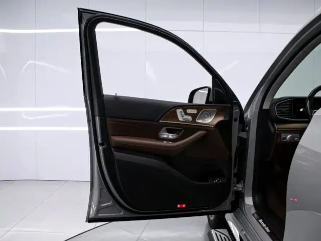 Mercedes-Benz GLS-Class — Фото автомобиля 13