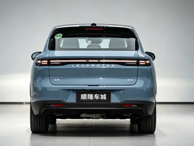 Leapmotor B10 — Фото автомобиля 9