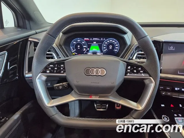 Audi Q4 e-tron F4 — Фото автомобиля 11
