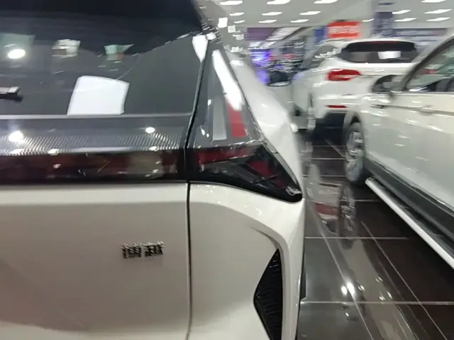 Geely Boyue — Фото автомобиля 7