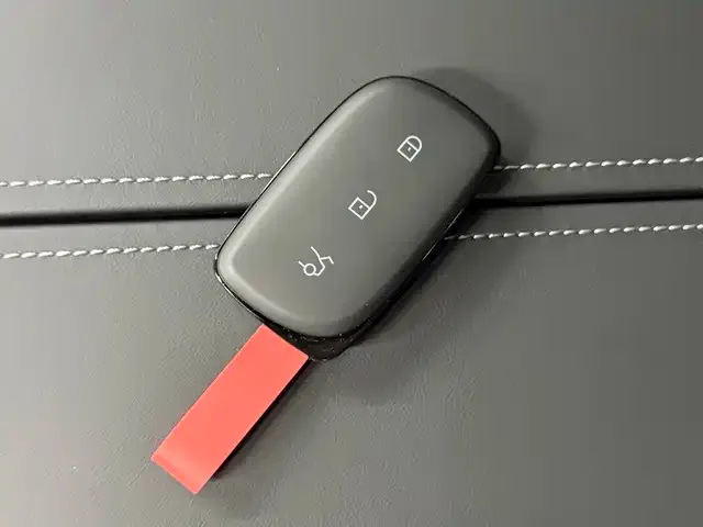 Lynk & Co 10 EM-P — Фото автомобиля 15