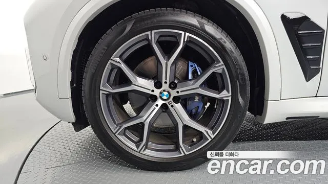 BMW X5 xDrive 40i M Sport — Фото автомобиля 4