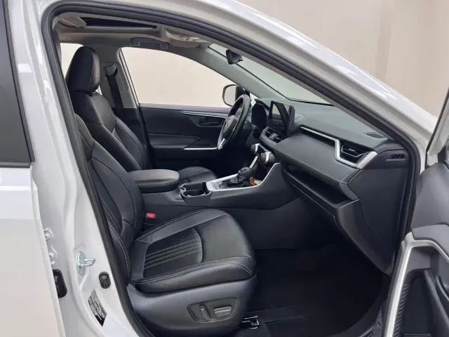Toyota RAV4 Rongfang Dual Engine E+ — Фото автомобиля 11