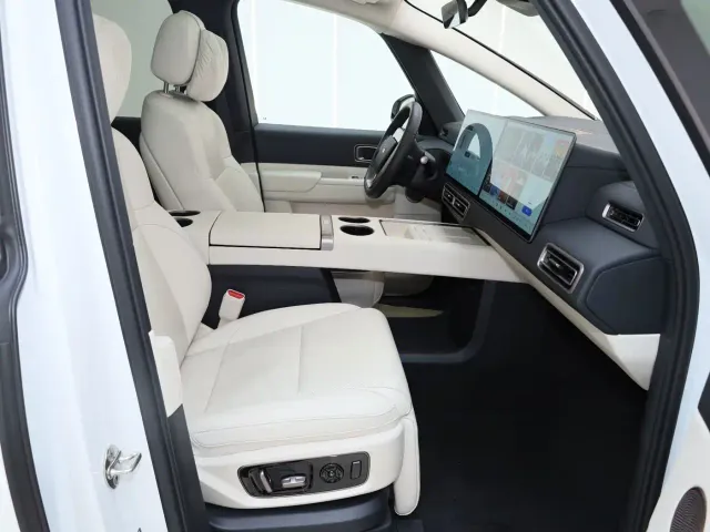 Li Auto Li Auto MEGA 2025 Model Home Family Special Edition — Фото автомобиля 9
