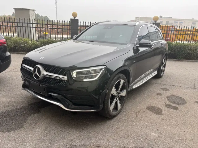Фотография автомобиля — Mercedes-Benz GLC-Class