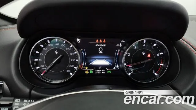 Maserati Levante — Фото автомобиля 8