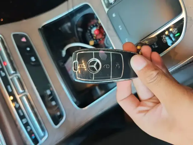 Mercedes-Benz E-Class — Фото автомобиля 9