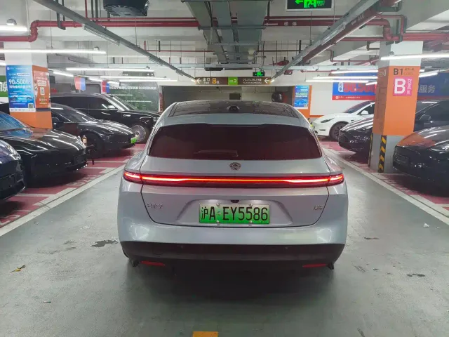 Nio ET5 Touring — Фото автомобиля 8