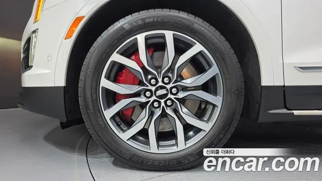 Cadillac XT5 — Фото автомобиля 5