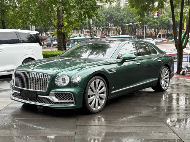 Фотография автомобиля — Bentley Flying Spur