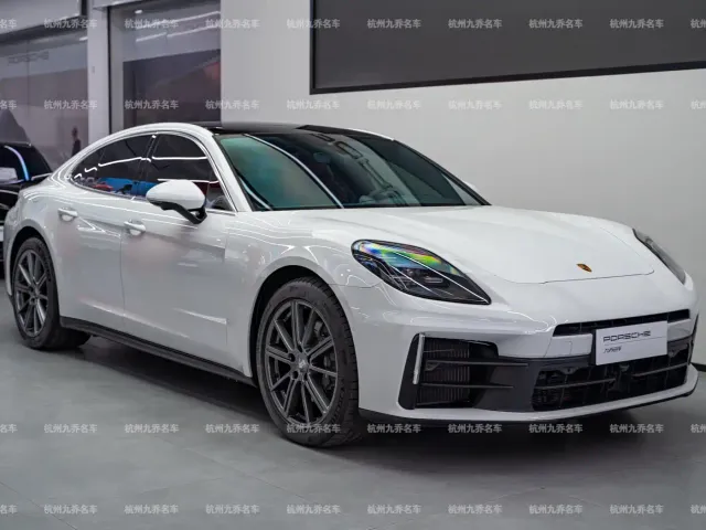 Porsche Panamera — Фото автомобиля 3