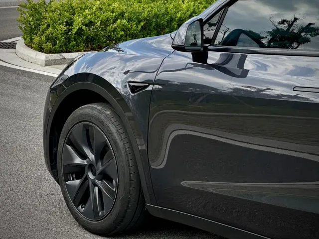 Tesla Model Y — Фото автомобиля 16