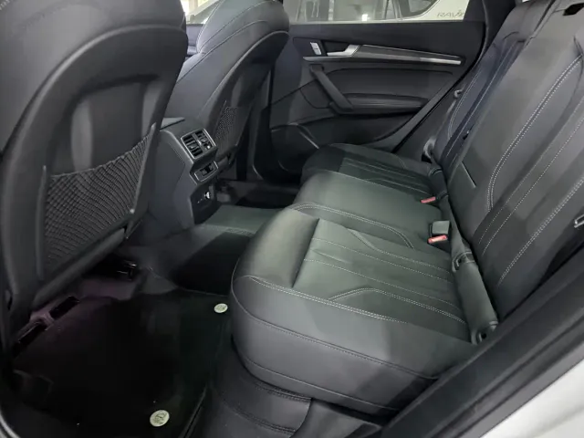 Audi Q5L — Фото автомобиля 11