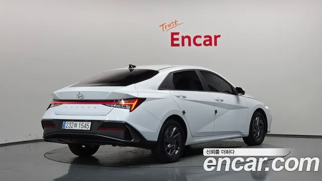 Hyundai Avante CN7 — Фото автомобиля 2