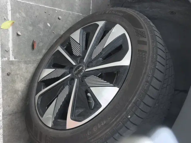 BYD Song PLUS PHEV 2025 DM-i Smart Driving Edition 112KM Honor — Фото автомобиля 22