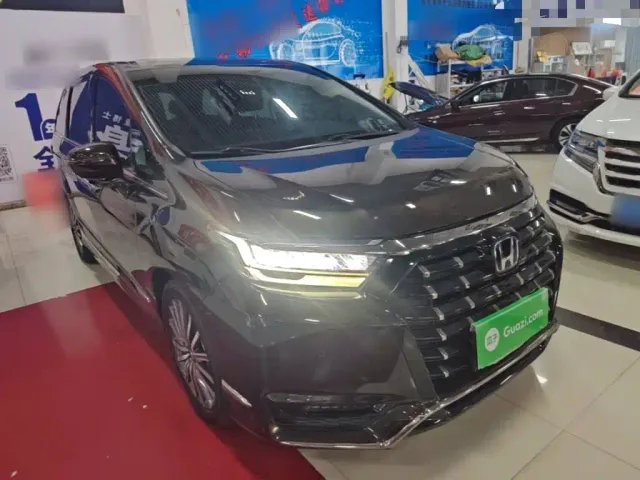 Honda Elysion — Фото автомобиля 3