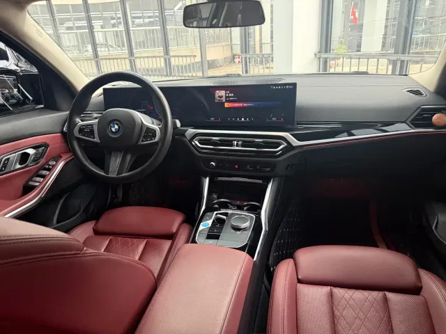 BMW i3 — Фото автомобиля 10