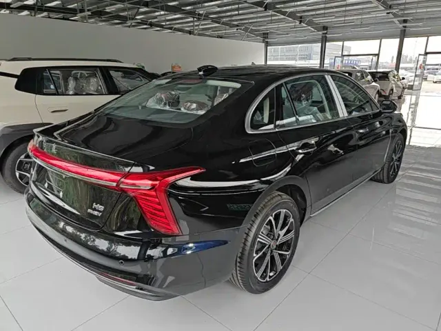 Hongqi H5 PHEV — Фото автомобиля 6