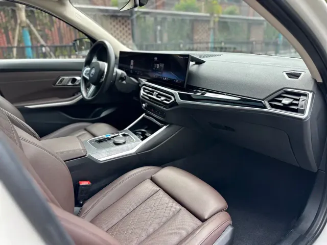 BMW i3 — Фото автомобиля 12